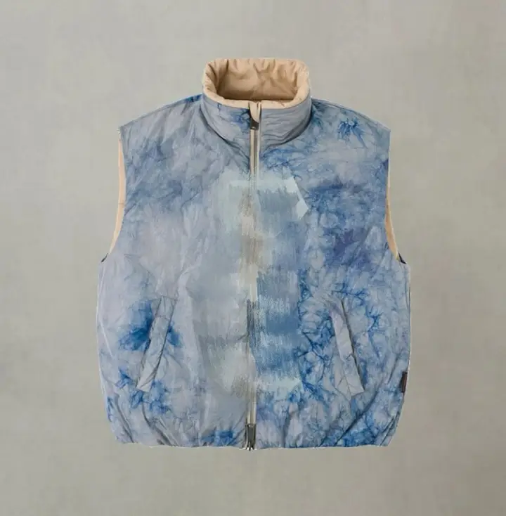 Blue abstract-print women’s zip-front vest with a stand collar